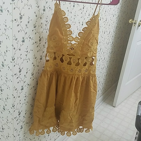 Honey Punch Dresses & Skirts - NWOT The best music festival dress ever!!